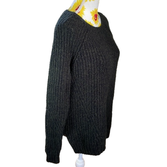 American Eagle Outfitters ~ Knit Soft Sweater - Picture 2 of 8